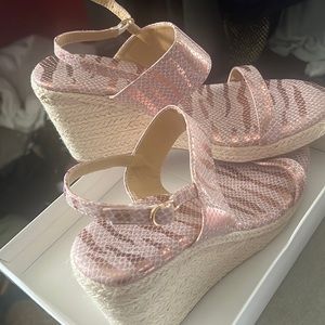 Brand new pink Wedges